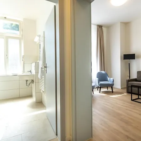 Haus Am In Direkter Strandlage, Mit Meer- Oder Gartenblick, Teils Balkon & Fruehstueck Zubuchbar In Historischer