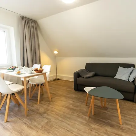 Aparthotel Haus Am In Direkter Strandlage, Mit Meer- Oder Gartenblick, Teils Balkon & Fruehstueck Zubuchbar In Historischer 4*